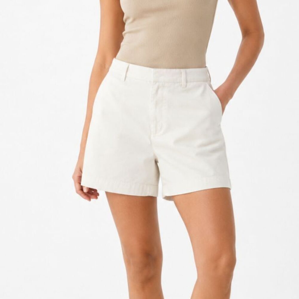 Banana Republic Factory Women's Cream Chino Bermuda Shorts Size 4 Cotton